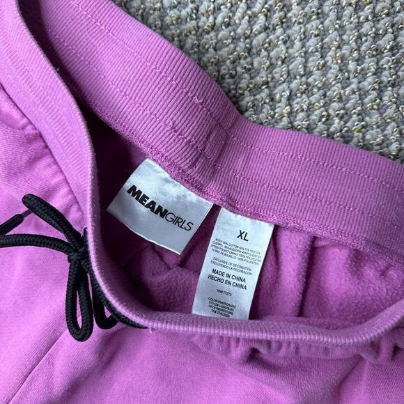 Cute vintage y2k pink mean girls ‘on Wednesdays we wear pink’ sweat pants - Picture 3 of 5
